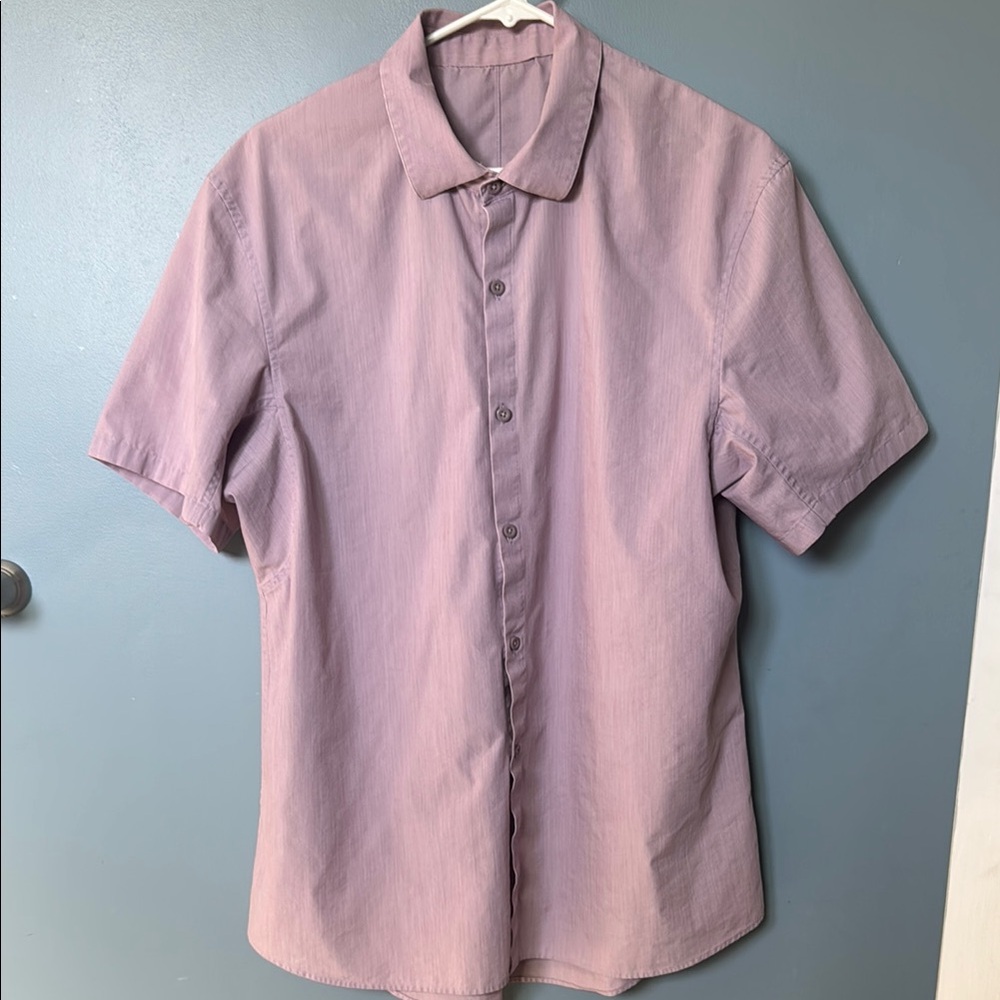 Lululemon Men's light  Purple Short Sleeve Shirt